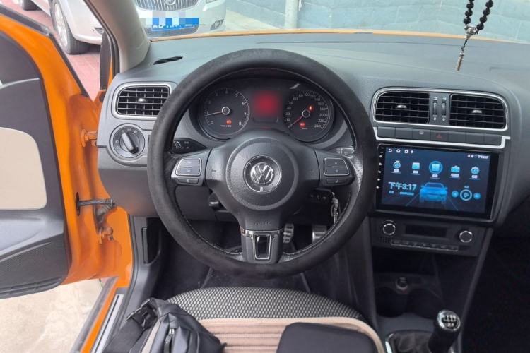 Used Volkswagen Polo 2012 1.6L Cross Polo MT Steering Wheel