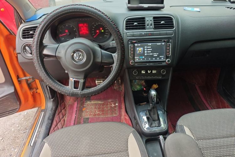 Used Volkswagen Polo 2012 1.6L Cross Polo Automatic Transmission Steering Wheel