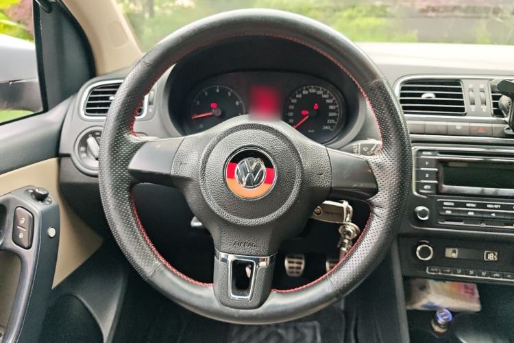 Used Volkswagen Polo 2012 1.6L Cross Polo MT Steering Wheel
