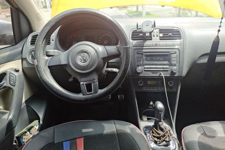 Used Volkswagen Polo 2012 1.6L Cross Polo Automatic Transmission Steering Wheel