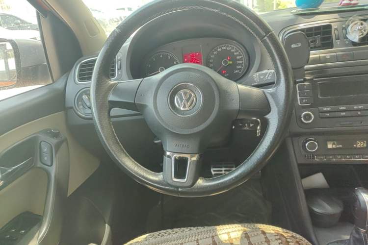 Used Volkswagen Polo 2012 1.6L Cross Polo Automatic Transmission Steering Wheel