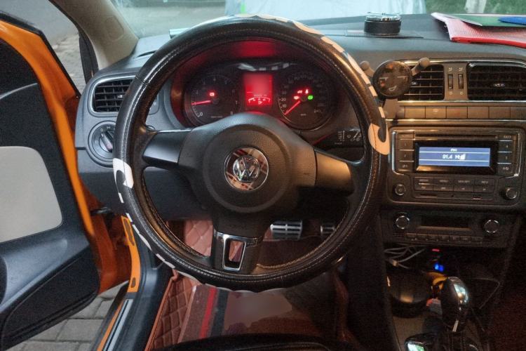 Used Volkswagen Polo 2012 1.6L Cross Polo Automatic Transmission Steering Wheel