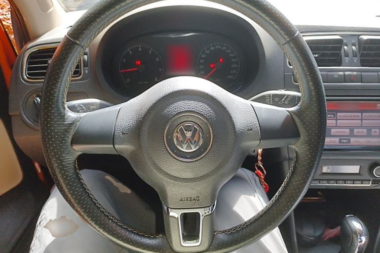 Used Volkswagen Polo 2012 1.6L Cross Polo Automatic Transmission Steering Wheel