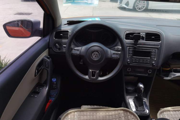 Used Volkswagen Polo 2012 1.6L Cross Polo Automatic Transmission Steering Wheel