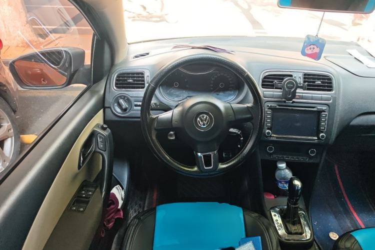 Used Volkswagen Polo 2012 1.6L Cross Polo Automatic Transmission Steering Wheel