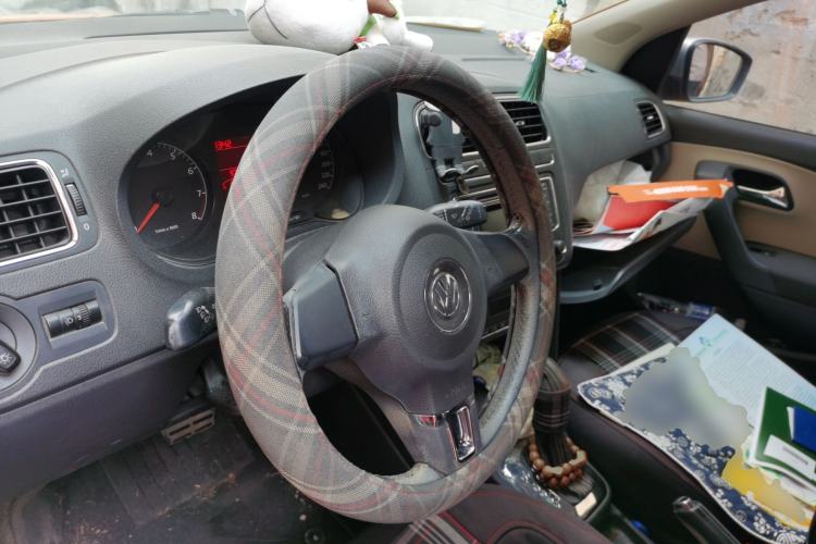 Used Volkswagen Polo 2012 1.6L Cross Polo Automatic Transmission Steering Wheel