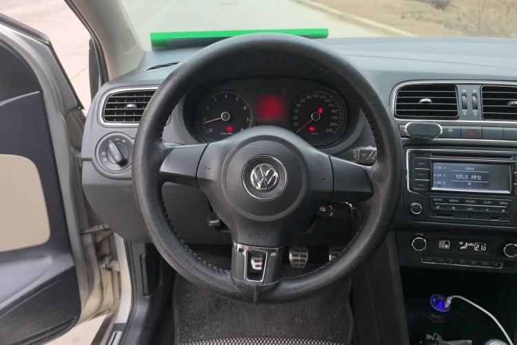 Used Volkswagen Polo 2012 1.6L Cross Polo MT Steering Wheel