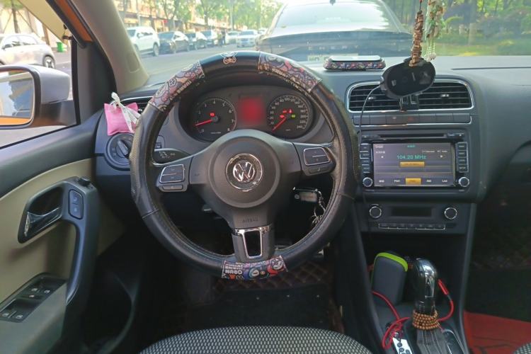 Used Volkswagen Polo 2012 1.6L Cross Polo Automatic Transmission Steering Wheel