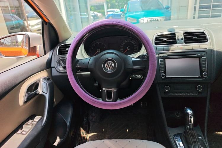 Used Volkswagen Polo 2012 1.6L Cross Polo Automatic Transmission Steering Wheel