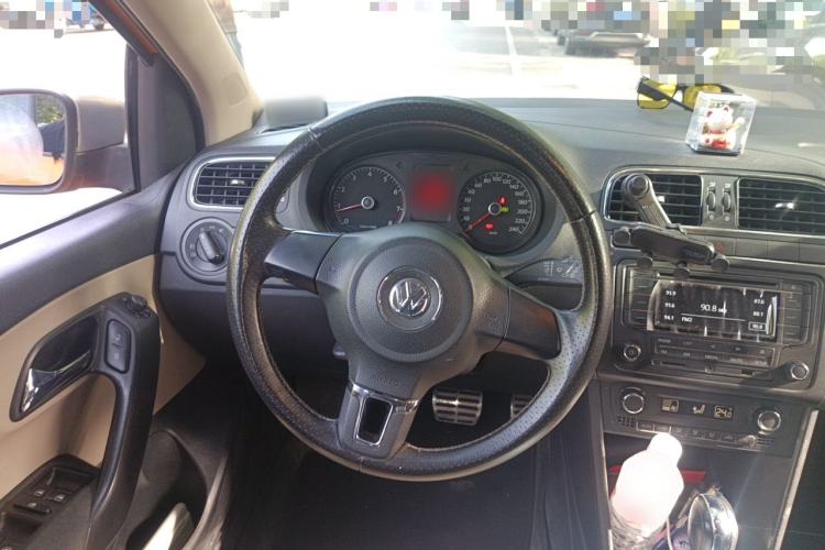 Used Volkswagen Polo 2012 1.6L Cross Polo Automatic Transmission Steering Wheel