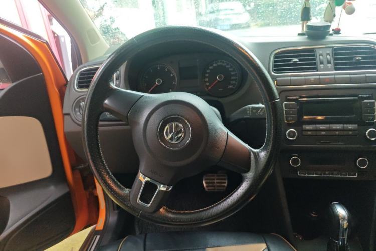 Used Volkswagen Polo 2012 1.6L Cross Polo Automatic Transmission Steering Wheel