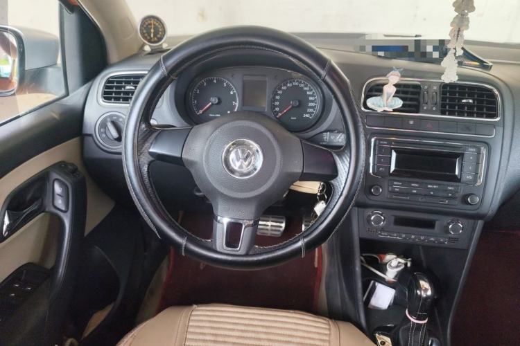 Used Volkswagen Polo 2012 1.6L Cross Polo Automatic Transmission Steering Wheel
