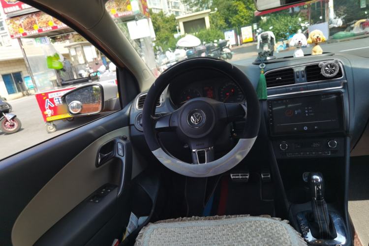 Used Volkswagen Polo 2012 1.6L Cross Polo Automatic Transmission Steering Wheel
