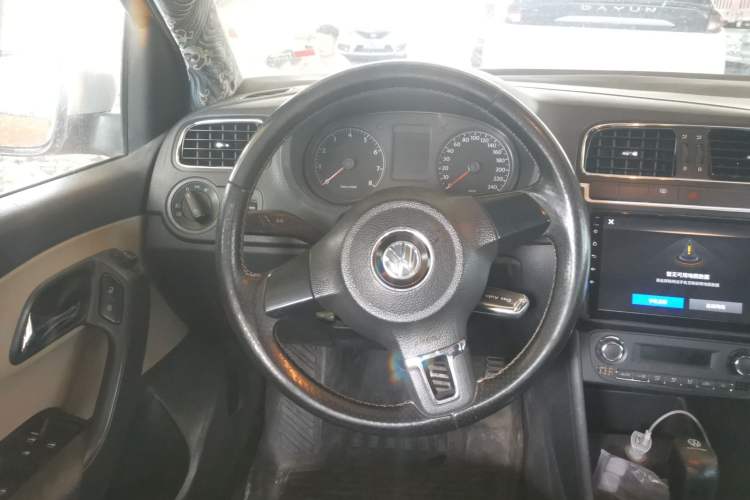 Used Volkswagen Polo 2012 1.6L Cross Polo Automatic Transmission Steering Wheel