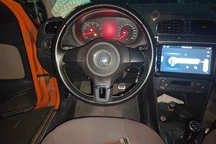 Used Volkswagen Polo 2012 1.6L Cross Polo MT Steering Wheel