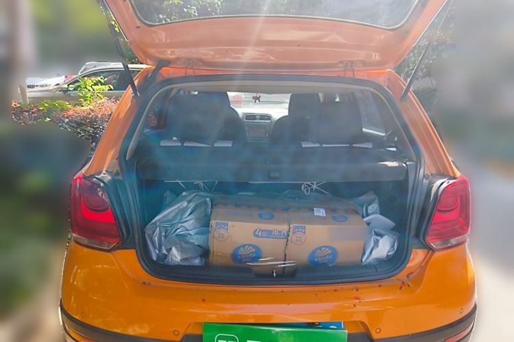 Used Volkswagen Polo 2012 1.6L Cross Polo Automatic Transmission Trunk