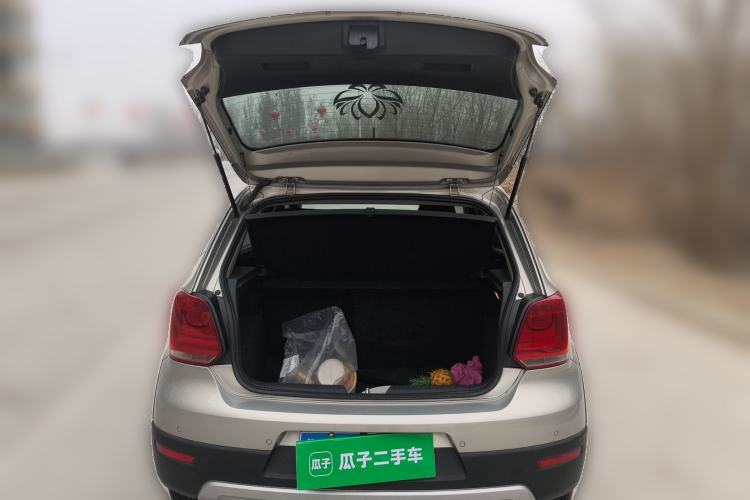 Used Volkswagen Polo 2012 1.6L Cross Polo MT Trunk