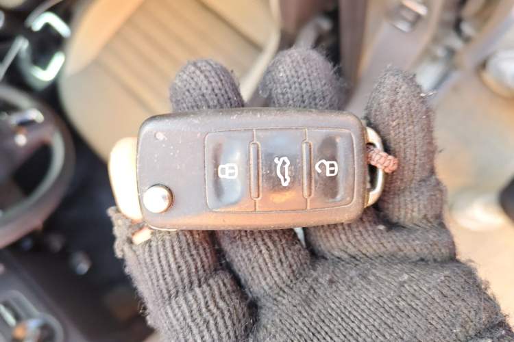 Used Volkswagen Polo 2012 1.6L Cross Polo MT Vehicle Key