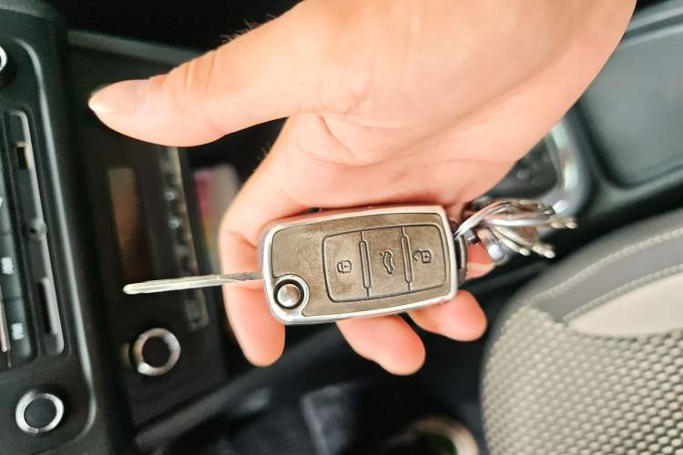 Used Volkswagen Polo 2012 1.6L Cross Polo MT Vehicle Key