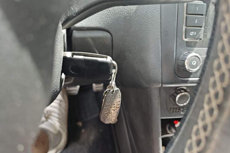 Used Volkswagen Polo 2012 1.6L Cross Polo Automatic Transmission Vehicle Key
