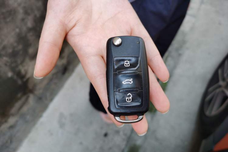 Used Volkswagen Polo 2012 1.6L Cross Polo Automatic Transmission Vehicle Key