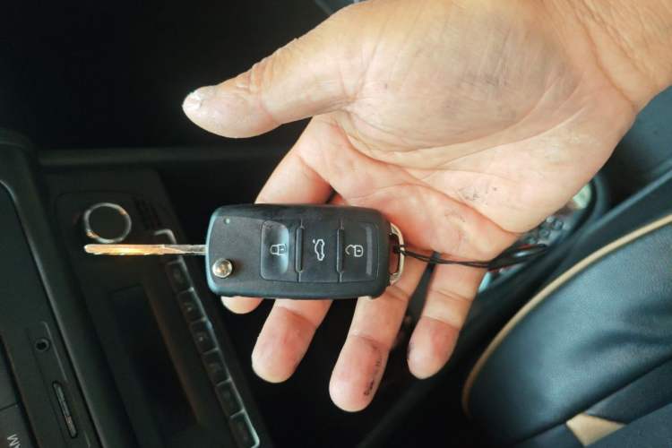 Used Volkswagen Polo 2012 1.6L Cross Polo Automatic Transmission Vehicle Key