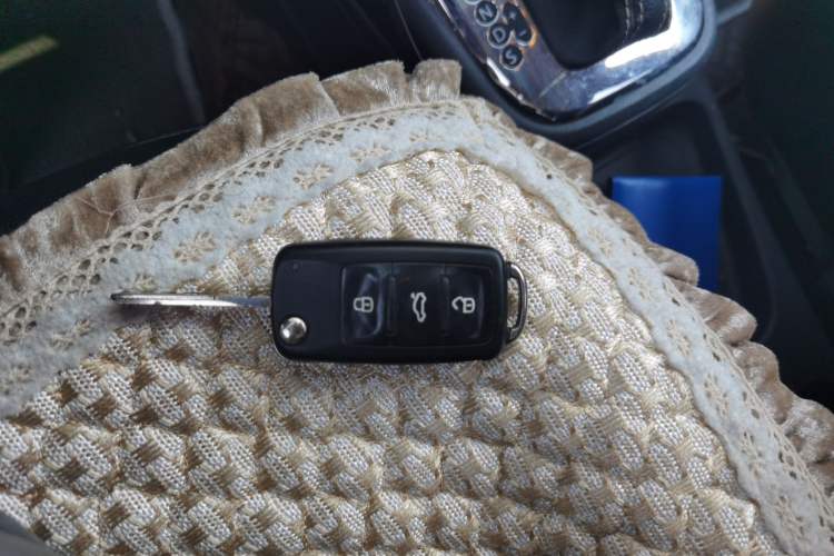 Used Volkswagen Polo 2012 1.6L Cross Polo Automatic Transmission Vehicle Key