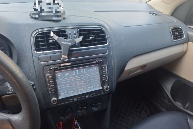 Used Volkswagen Polo 2013 1.4L Automatic Comfort Edition Audio And AC Panel