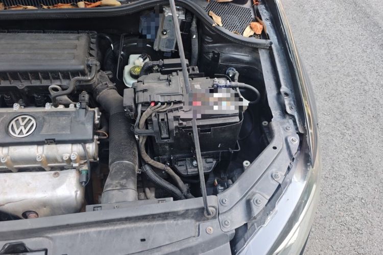 Used Volkswagen Polo 2013 1.4L Automatic Comfort Edition Engine Bay Left