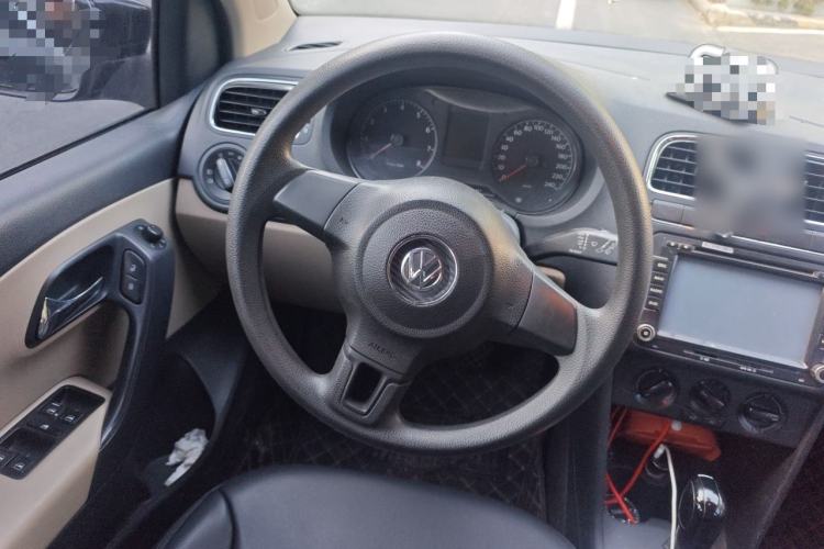 Used Volkswagen Polo 2013 1.4L Automatic Comfort Edition Steering Wheel