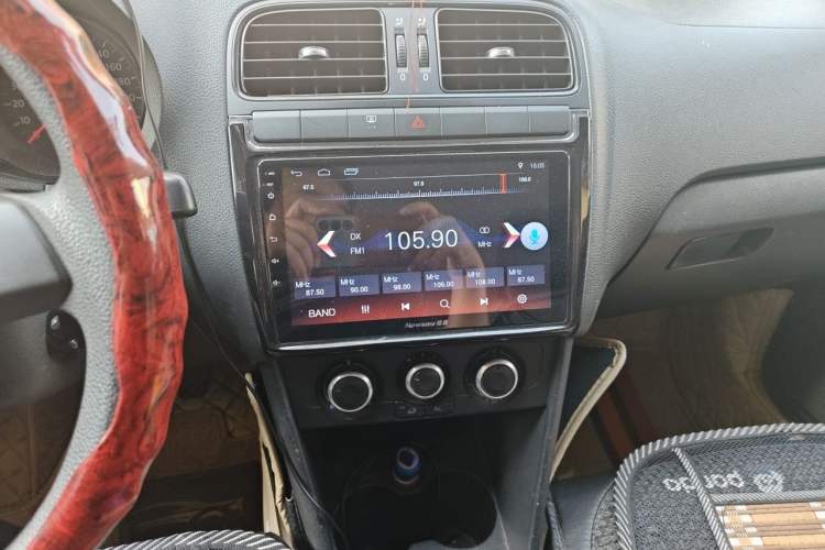 Used Volkswagen Polo 2013 1.4L Manual Fashion Edition Audio And AC Panel