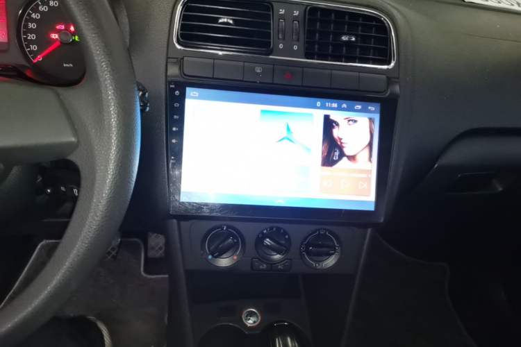Used Volkswagen Polo 2013 1.4L Automatic Comfort Edition Audio And AC Panel