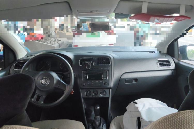 Used Volkswagen Polo 2013 1.4L Automatic Comfort Edition Center Console