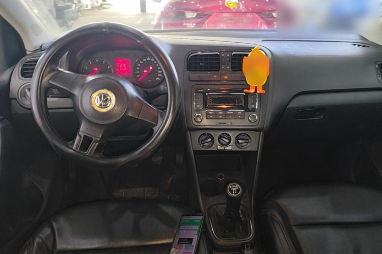 Used Volkswagen Polo 2013 1.4L Manual Fashion Edition Center Console