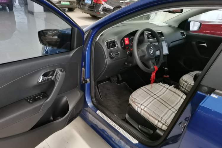 Used Volkswagen Polo 2013 1.4L Automatic Comfort Edition Driver Seat