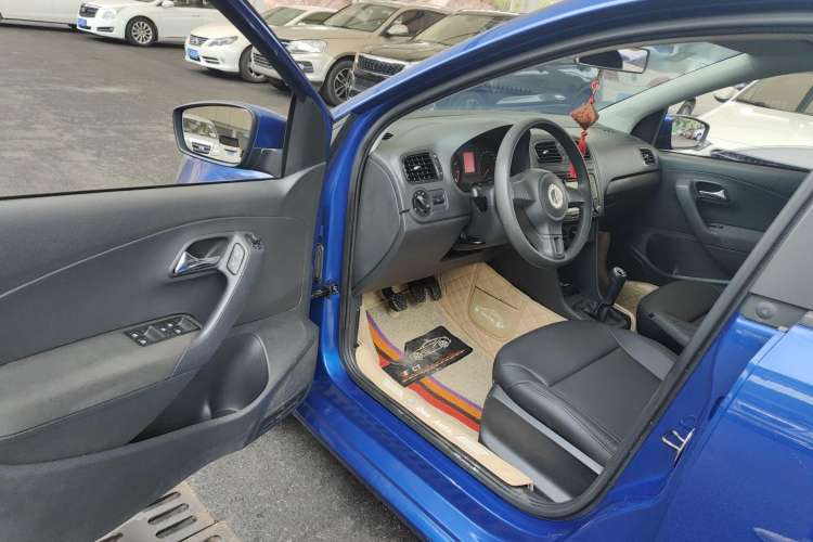 Used Volkswagen Polo 2013 1.4L Manual Fashion Edition Driver Seat