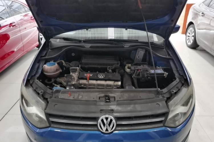 Used Volkswagen Polo 2013 1.4L Automatic Comfort Edition Engine Bay