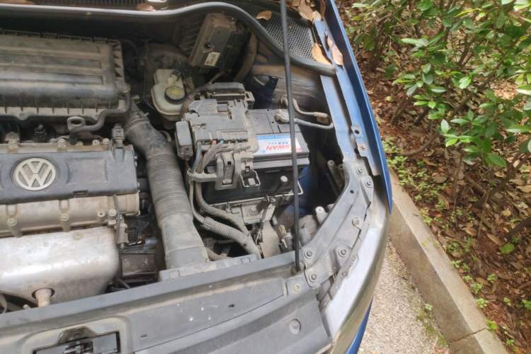Used Volkswagen Polo 2013 1.6L Automatic Comfort Edition Engine Bay Left