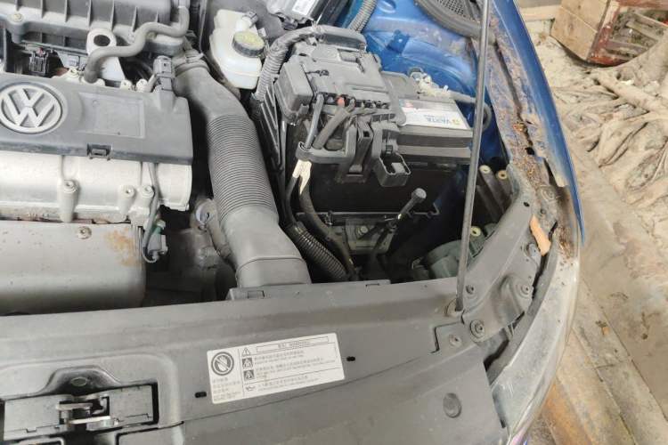 Used Volkswagen Polo 2013 1.4L Automatic Comfort Edition Engine Bay Left