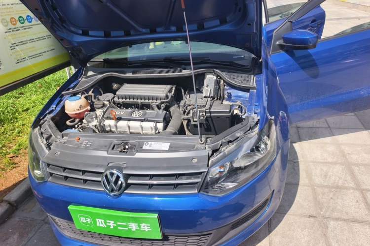 Used Volkswagen Polo 2013 1.4L Manual Fashion Edition Engine Bay Left