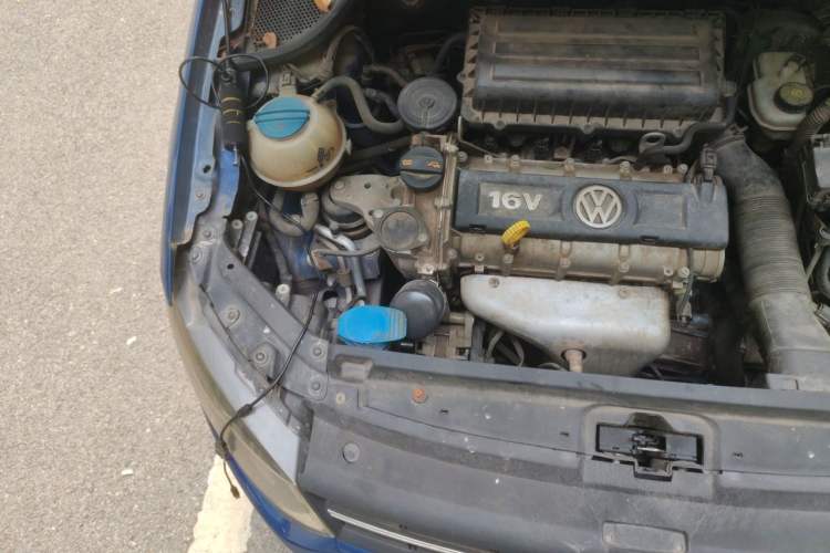 Used Volkswagen Polo 2013 1.6L Automatic Comfort Edition Engine Bay Right