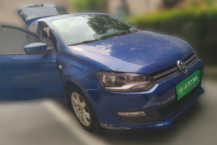Used Volkswagen Polo 2013 1.6L Automatic Comfort Edition Front Right 45 Deg