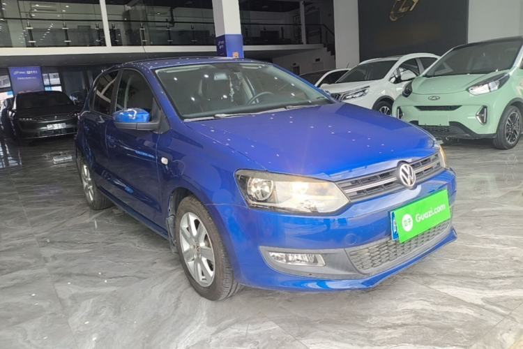 Used Volkswagen Polo 2013 1.4L Manual Comfort Edition Front Right 45 Deg