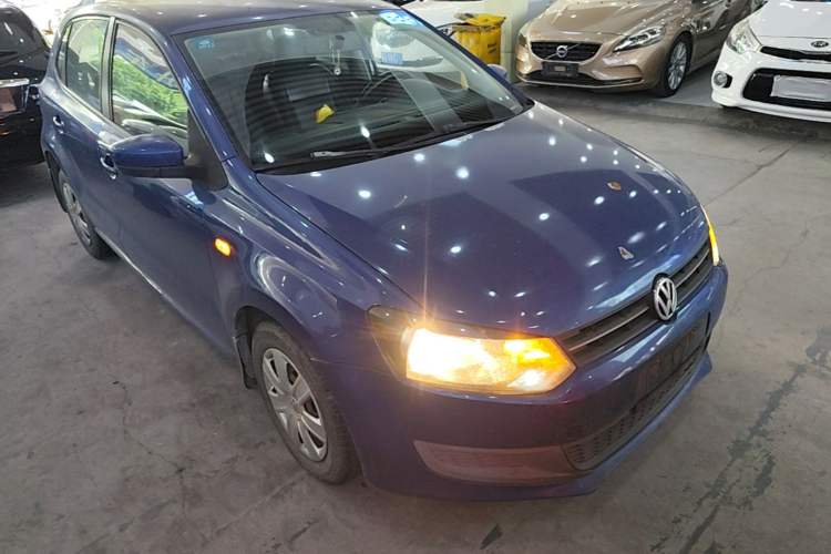 Used Volkswagen Polo 2013 1.4L Manual Fashion Edition Front Right 45 Deg