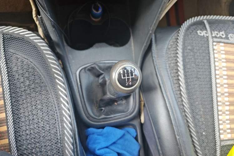 Used Volkswagen Polo 2013 1.4L Manual Fashion Edition Gear Lever