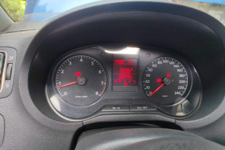 Used Volkswagen Polo 2013 1.6L Automatic Comfort Edition Instrument Cluster