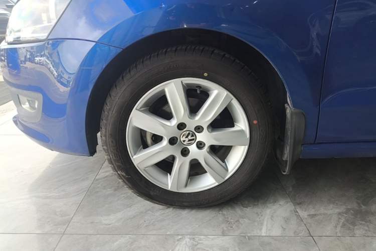 Used Volkswagen Polo 2013 1.4L Manual Comfort Edition Left Front Wheel Hub