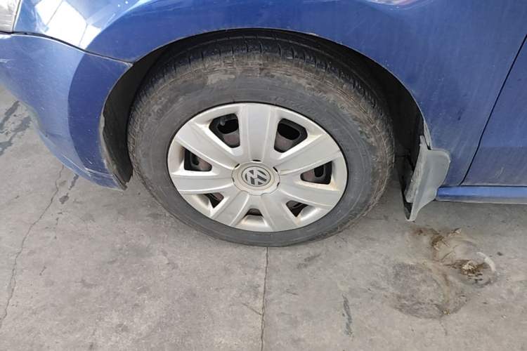 Used Volkswagen Polo 2013 1.4L Manual Fashion Edition Left Front Wheel Hub