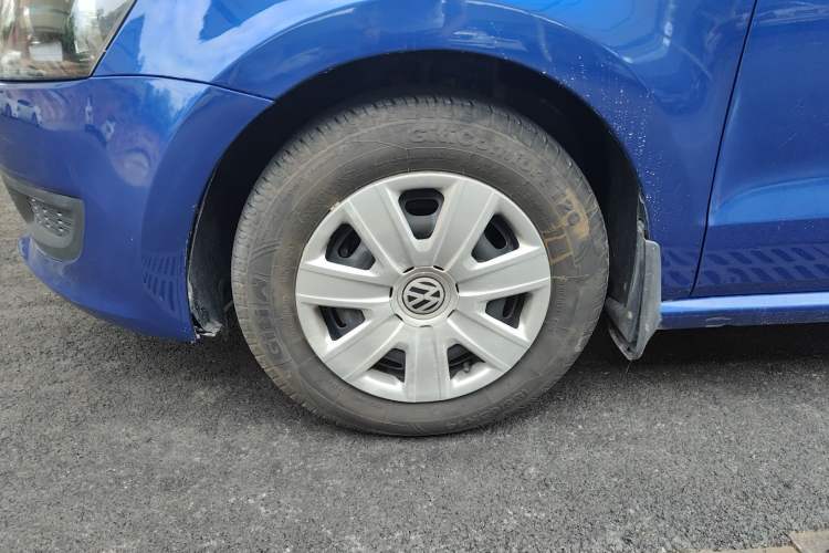 Used Volkswagen Polo 2013 1.4L Manual Fashion Edition Left Front Wheel Hub