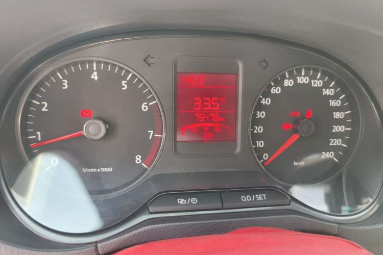 Used Volkswagen Polo 2013 1.4L Manual Fashion Edition Odometer Close Up